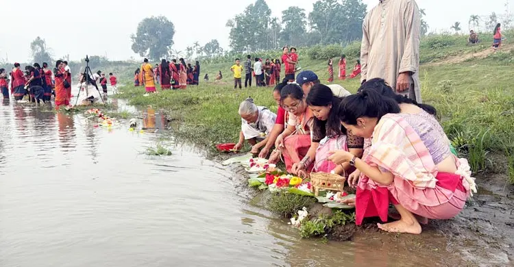 খাগড়াছড়িতে বর্ণিল আয়োজনে উদযাপিত হচ্ছে ফুল বিঝু