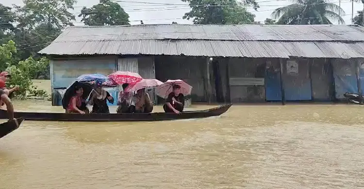 সড়ক ডুবে সাজেকে আটকা ৬০০ পর্যটক