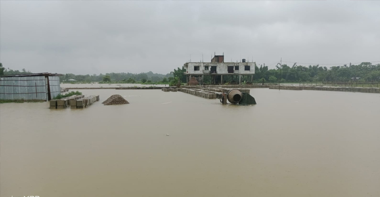 খাগড়াছড়িতে ভারী বর্ষণে পাহাড় ধস, নিম্নাঞ্চল প্লাবিত