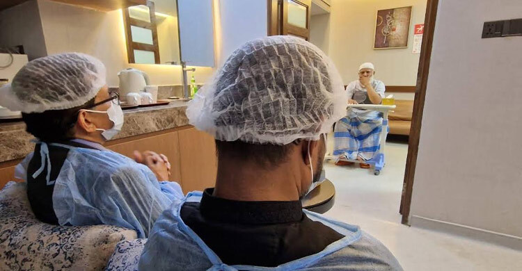 জামায়াত আমিরকে দেখতে গেলেন নিরাপত্তা উপদেষ্টা