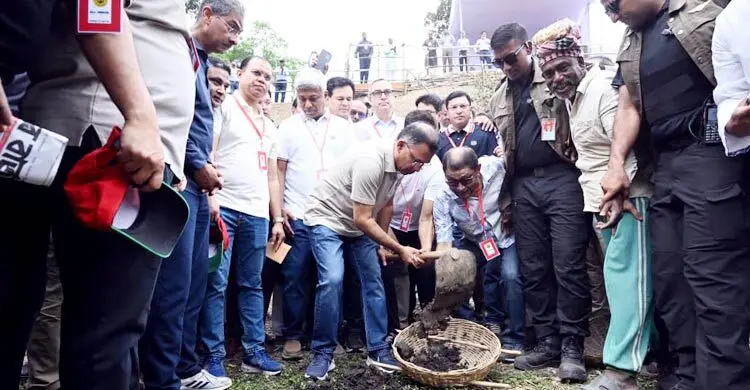 বাবার খনন করা খাল পুনঃখনন করলেন প্রধানমন্ত্রী