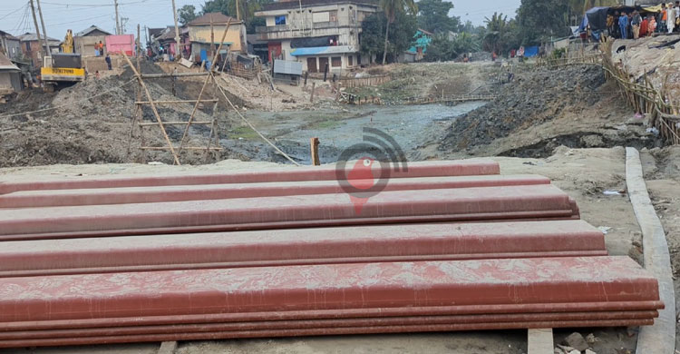দেড় বছরেও শুরু হয়নি স্লুইস গেটের কাজ, ভোগান্তি চরমে