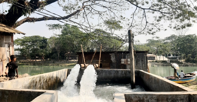 মৃতপ্রায় খালে বিপন্ন জনপদ, বোরো ধান চাষে অনিশ্চয়তা