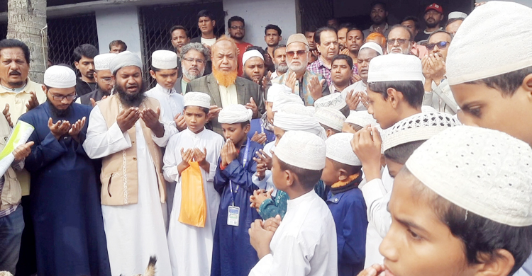 খালেদা জিয়ার ‘জানের সদকা’ হিসেবে এতিমখানায় ১১ ছাগল বিতরণ