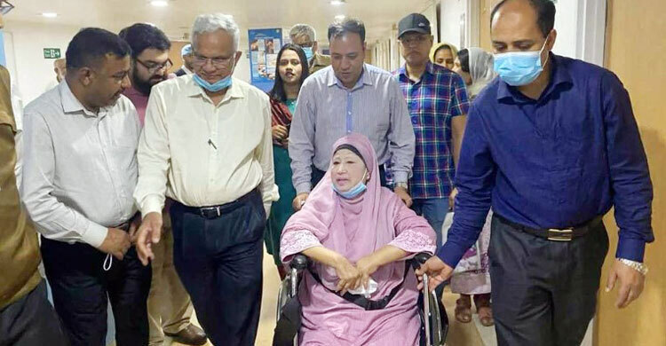 Khaleda admitted to hospital for health check-up