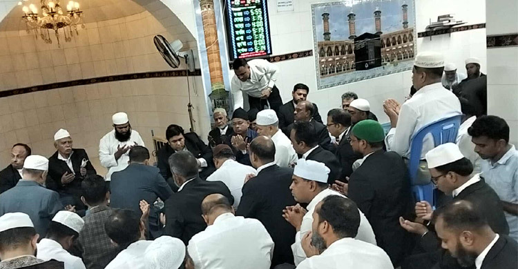 খালেদা জিয়ার সুস্থতা কামনায় সুপ্রিম কোর্ট বার মসজিদে দোয়া