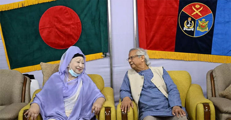 Khaleda meets Yunus at Armed Forces Day reception