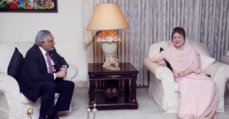 নির্বাচনী প্রচারে নামছেন খালেদা জিয়া, আসছে বুলেটপ্রুফ মিনিবাস