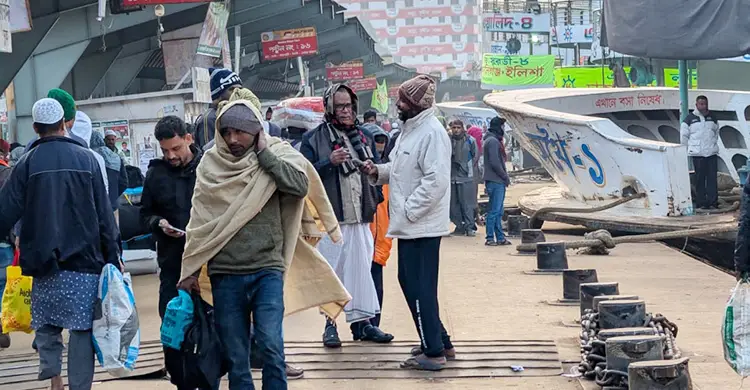 সদরঘাট হয়ে মানিক মিয়া অ্যাভিনিউয়ের পথে শোকার্ত নেতাকর্মীরা