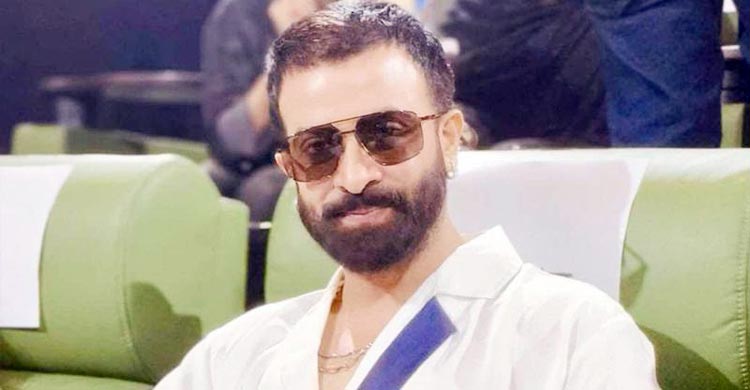 ‘পূর্ণদৈর্ঘ প্রেম কাহিনী’ সিনেমায় শাকিব খান ও জয়া আহসান