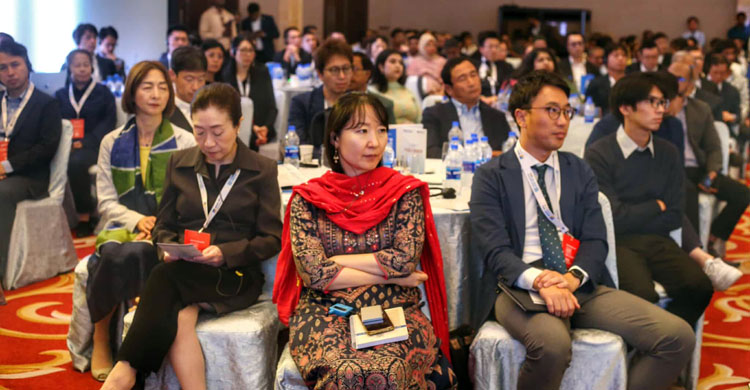 টাকা ছাপিয়ে অর্থনীতি চালানো সম্ভব নয়: আমীর খসরু