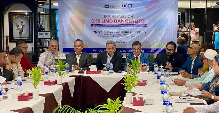 ১৮ মাসে ১ কোটি চাকরি সৃষ্টিতে বিএনপির প্রস্তুতি রয়েছে: আমীর খসরু