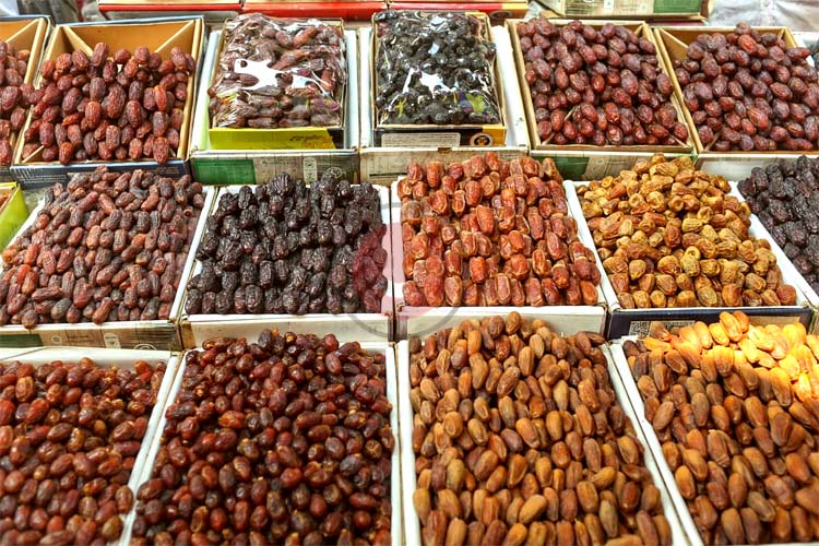 খাতুনগঞ্জে রোজার পণ্যের দামে উত্তাপ