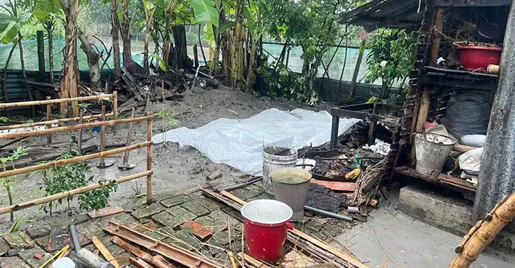 খুলনায় ইজিবাইক চালক হত্যার ঘটনায় দম্পতি আটক