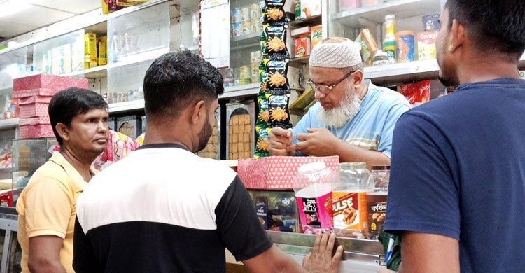 উৎসবে কমেছে মিষ্টির চাহিদা, বেড়েছে কেকের