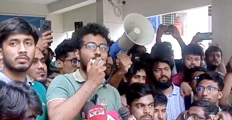 কুয়েটে সব ধরনের রাজনীতি নিষিদ্ধ, দোষীদের খুঁজতে কমিটি