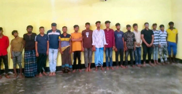 খুলনায় বাটা শোরুম ও কেএফসিতে ভাঙচুর-লুটপাটের ঘটনায় আটক ৩১