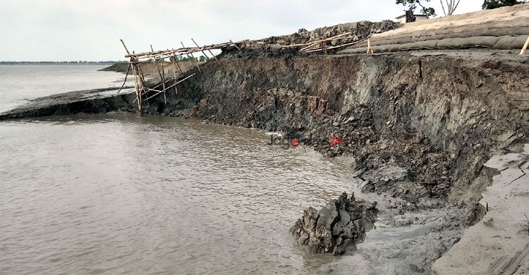 জোয়ারেও ভাঙন আতঙ্কে উপকূলবাসী
