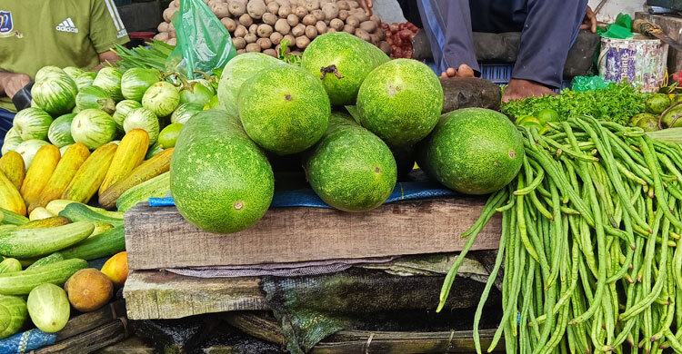 খুলনায় মাছ-সবজির দামে অস্বস্তি