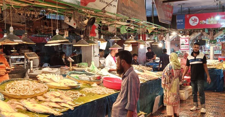 খুলনার বাজারে চড়া মাছ-সবজির দাম
