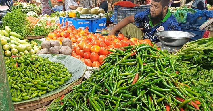 খুলনায় সরবরাহ বাড়লেও দাম কমেনি সবজির