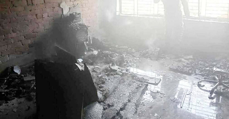 খুলনায় সিআইডি অফিসে অগ্নিকাণ্ড