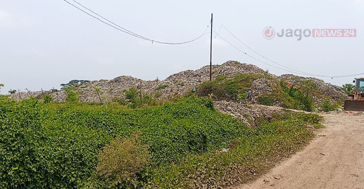 খুলনার রাজবাঁধ যেন ময়লার পাহাড়