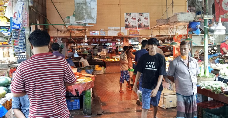 খুলনার বাজারে ফের চড়া সবজি-মুরগি