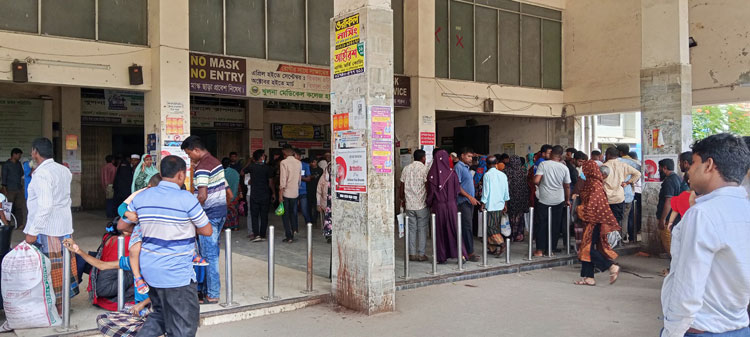 খুমেক হাসপাতালে সংবাদ সংগ্রহে নিষেধাজ্ঞা, নিন্দার ঝড়