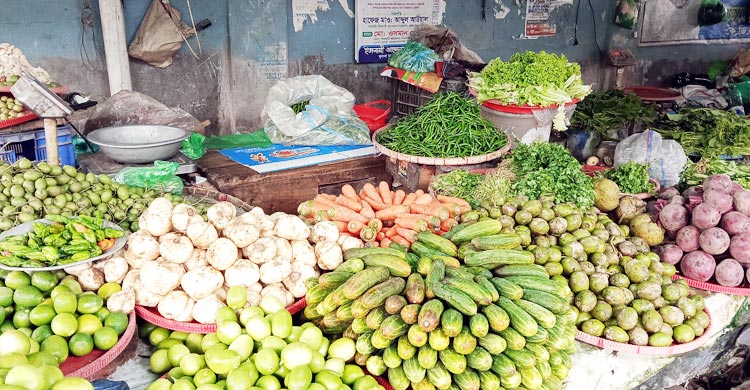 খুলনায় কমেছে সবজির দাম, স্থিতিশীল মাছ-মাংস