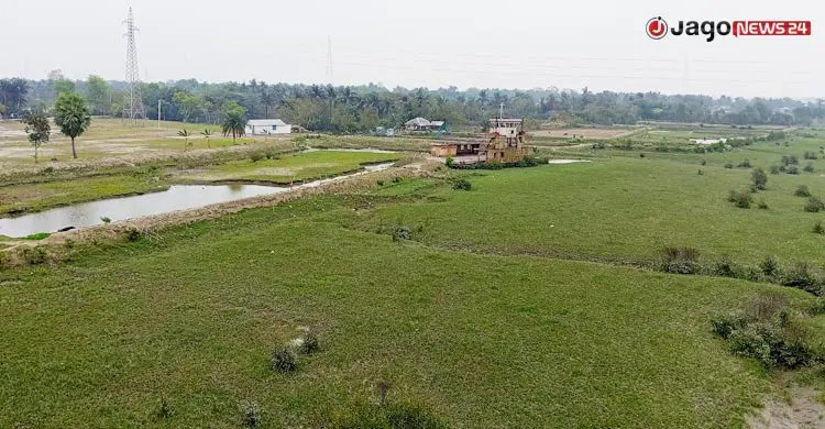 এক সময়ের খরস্রোতা নদী এখন সরু নালা