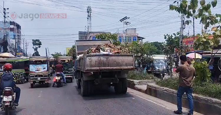 খুলনার রাজবাঁধ যেন ময়লার পাহাড়
