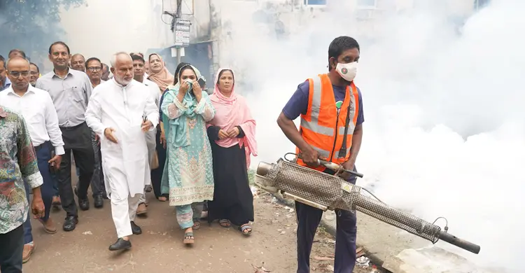 খুলনায় বাড়ছে ডেঙ্গু রোগী, মশক নিধনে মাঠে কেসিসি