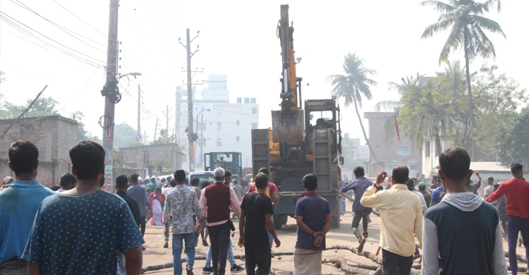 ব্যবসায়ী ও শ্রমিকদের হামলায় বিআইডব্লিউটিএর উচ্ছেদ অভিযান স্থগিত