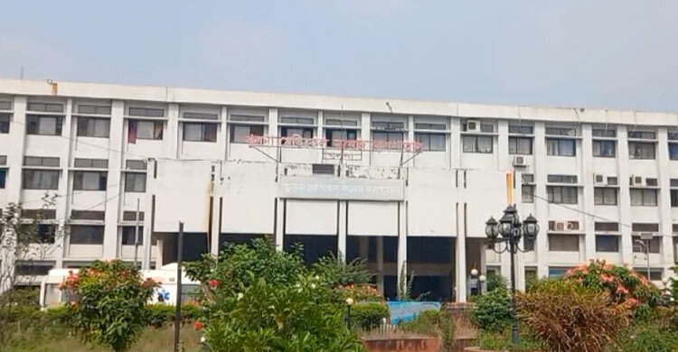 ৫ দফা দাবিতে ইন্টার্ন চিকিৎসকদের কর্মবিরতি