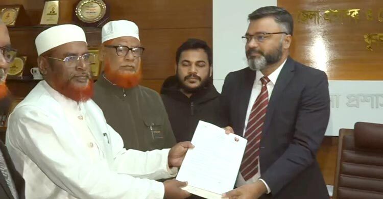 খুলনা-৫ আসনে লড়তে মনোনয়নপত্র জমা দিলেন গোলাম পরওয়ার