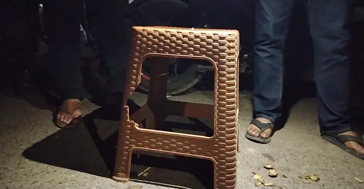 খুলনায় সাংবাদিককে লক্ষ্য করে সন্ত্রাসীদের গুলি