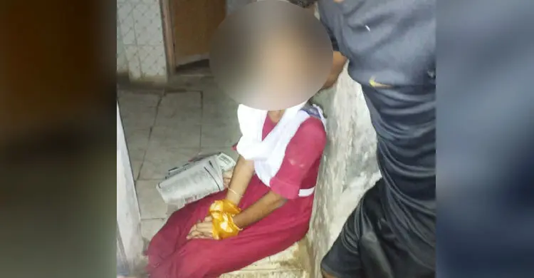 বিদ্যালয়ের বাথরুম থেকে হাত-পা ও মুখ বাঁধা অবস্থায় ছাত্রী উদ্ধার