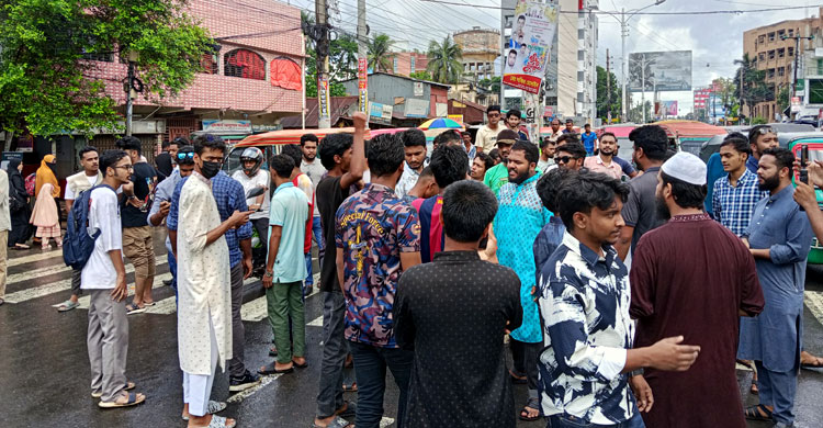 এসআই সুকান্ত দাশকে গ্রেফতারে ২৪ ঘণ্টার আলটিমেটাম, কেএমপিতে তালা