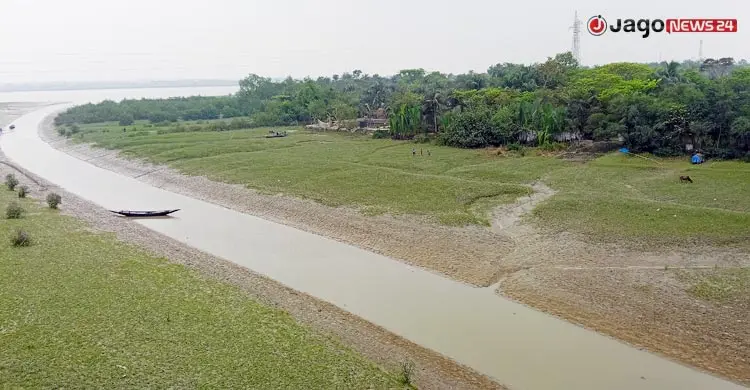 এক সময়ের খরস্রোতা নদী এখন সরু নালা