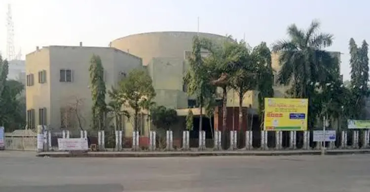 নামকরণে ঝুলে আছে ‘জিয়া হল কমপ্লেক্স’