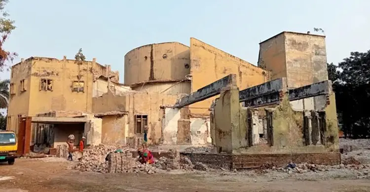 নামকরণে ঝুলে আছে ‘জিয়া হল কমপ্লেক্স’