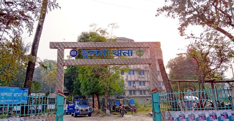 খুলনায় গাছের ডালে ঝুলছিল নারীর মরদেহ