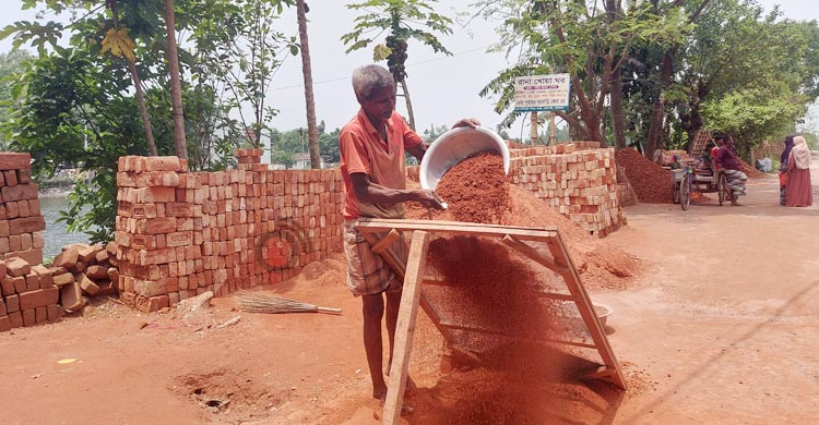 কাম করে ভাত খাই, দিবস দিয়ে কী করমো
