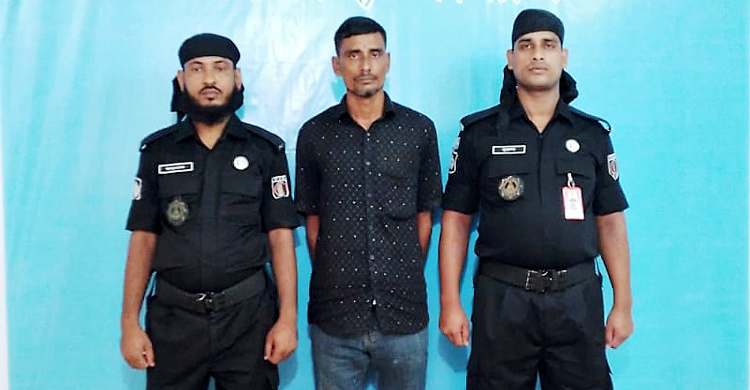 ভৈরবে সাড়ে ১১ লাখ টাকার ভারতীয় প্রসাধনী জব্দ