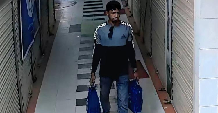 দোকানের তালা ভেঙে ২৮৫ মোবাইল লুট, আতঙ্কে ব্যবসায়ীরা