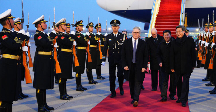 পশ্চিমা জোটে টানাপোড়েনের মধ্যে চীন সফরে ব্রিটিশ প্রধানমন্ত্রী