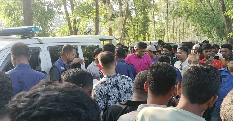 নোয়াখালীতে এক ব্যক্তিকে গলা কেটে হত্যা