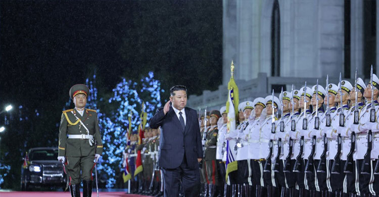 উত্তর কোরিয়ার নতুন ক্ষেপণাস্ত্র যুক্তরাষ্ট্রে আঘাত হানতে সক্ষম