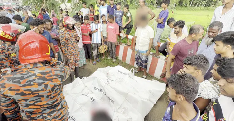 কিশোরগঞ্জে বাস ও গরুবাহী পিকআপের সংঘর্ষ, প্রাণ হারালেন ৩ জন